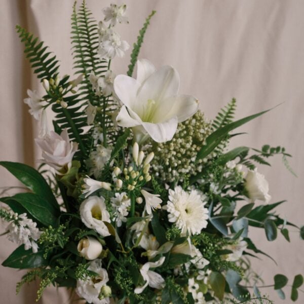 ⁦All White Bouquet⁩ – תמונה ⁦2⁩